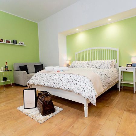 B&B Vico Milano 18 Napoli Eksteriør billede