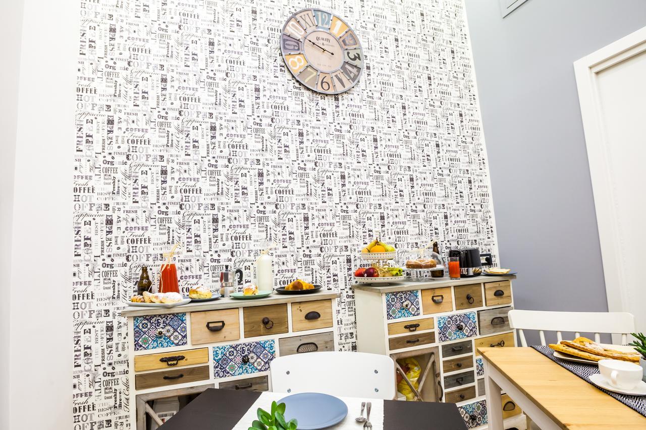 B&B Vico Milano 18 Napoli Eksteriør billede