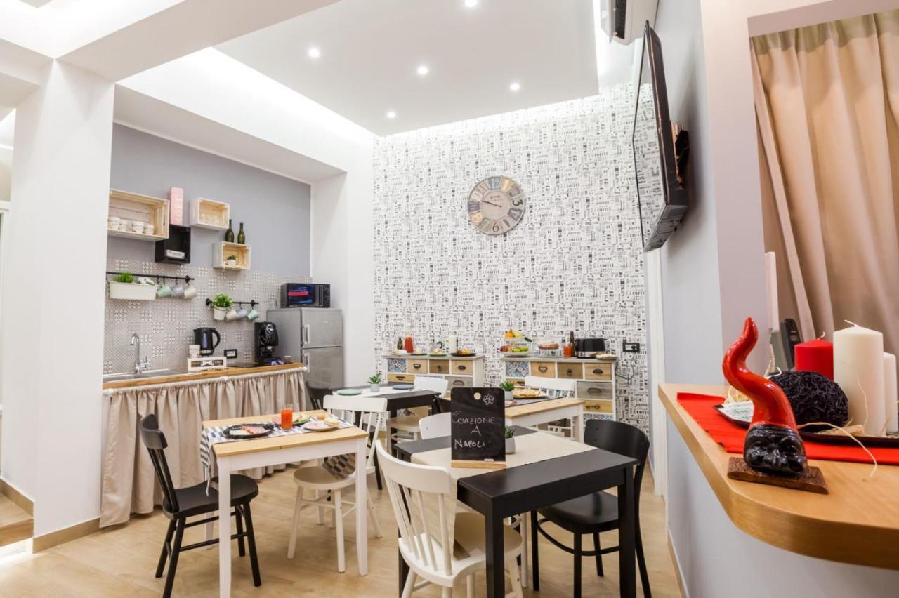 B&B Vico Milano 18 Napoli Eksteriør billede