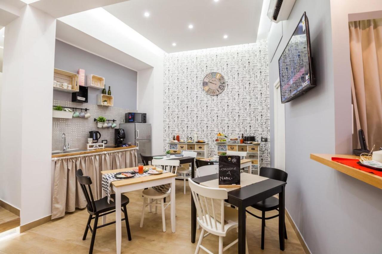 B&B Vico Milano 18 Napoli Eksteriør billede