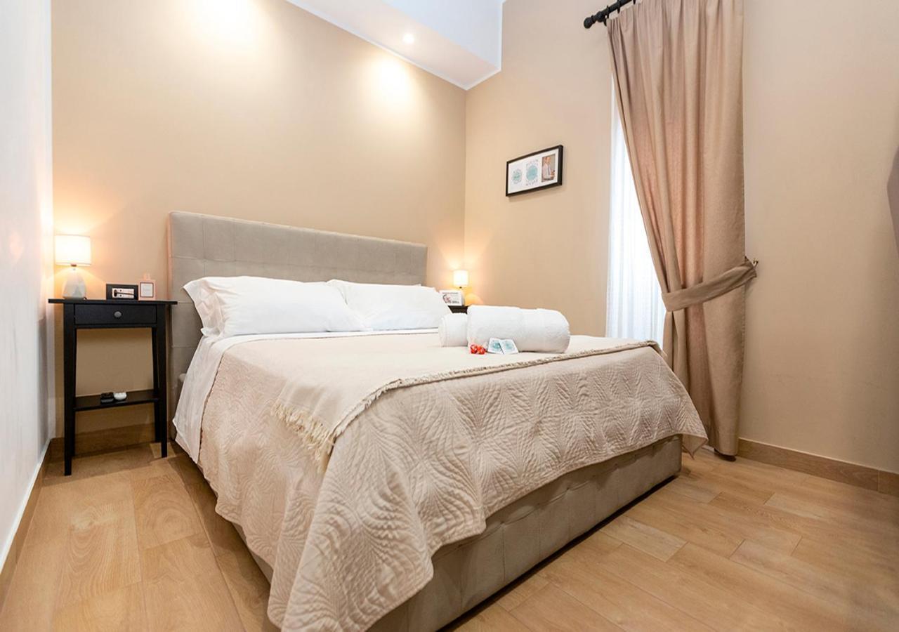 B&B Vico Milano 18 Napoli Eksteriør billede
