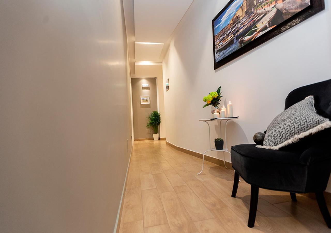 B&B Vico Milano 18 Napoli Eksteriør billede