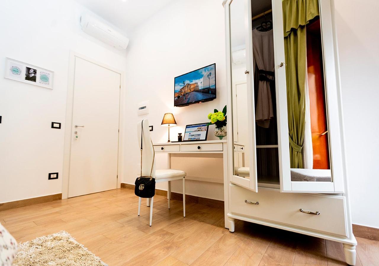 B&B Vico Milano 18 Napoli Eksteriør billede