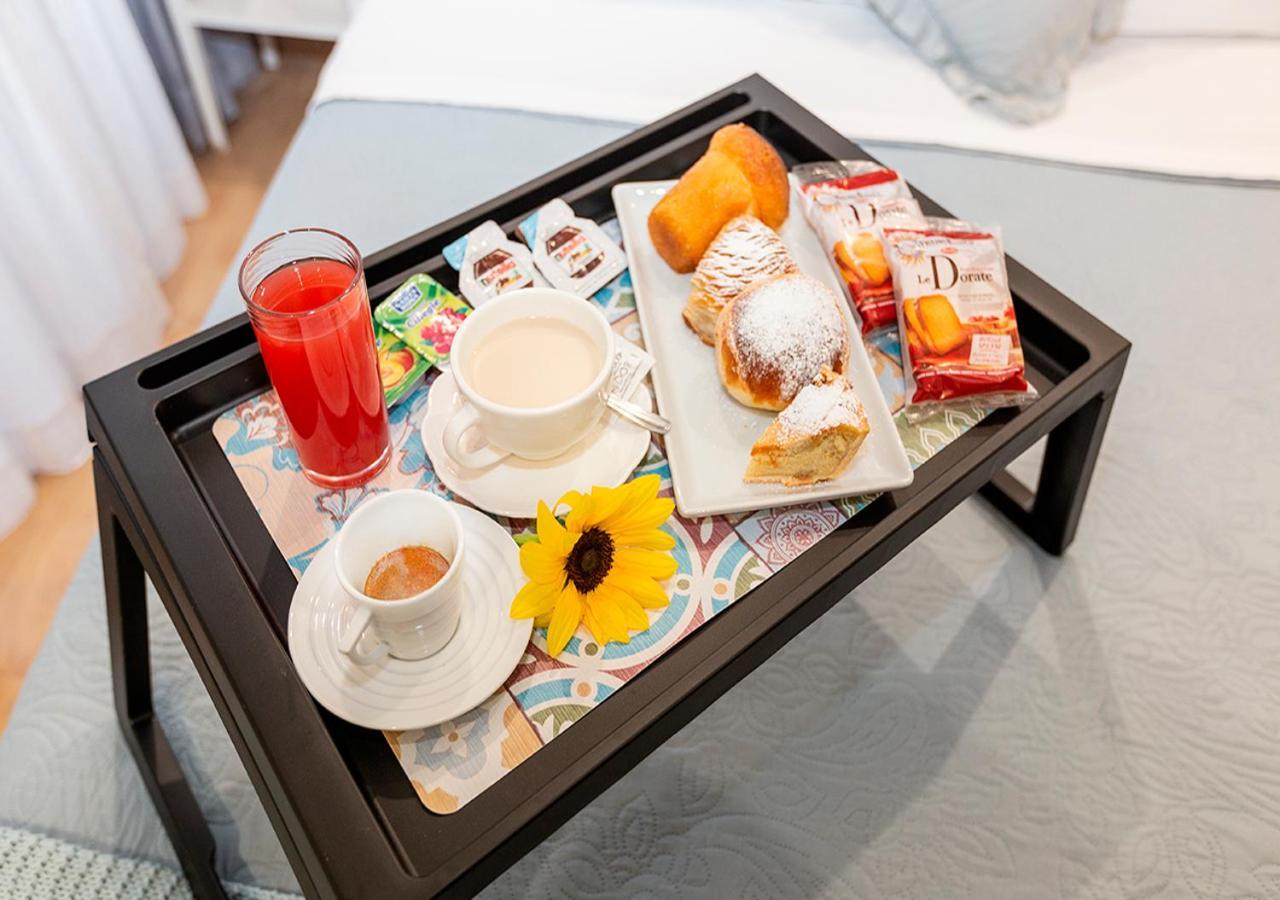 B&B Vico Milano 18 Napoli Eksteriør billede